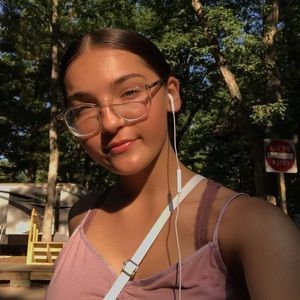 Meet your Posher, Mackenzie